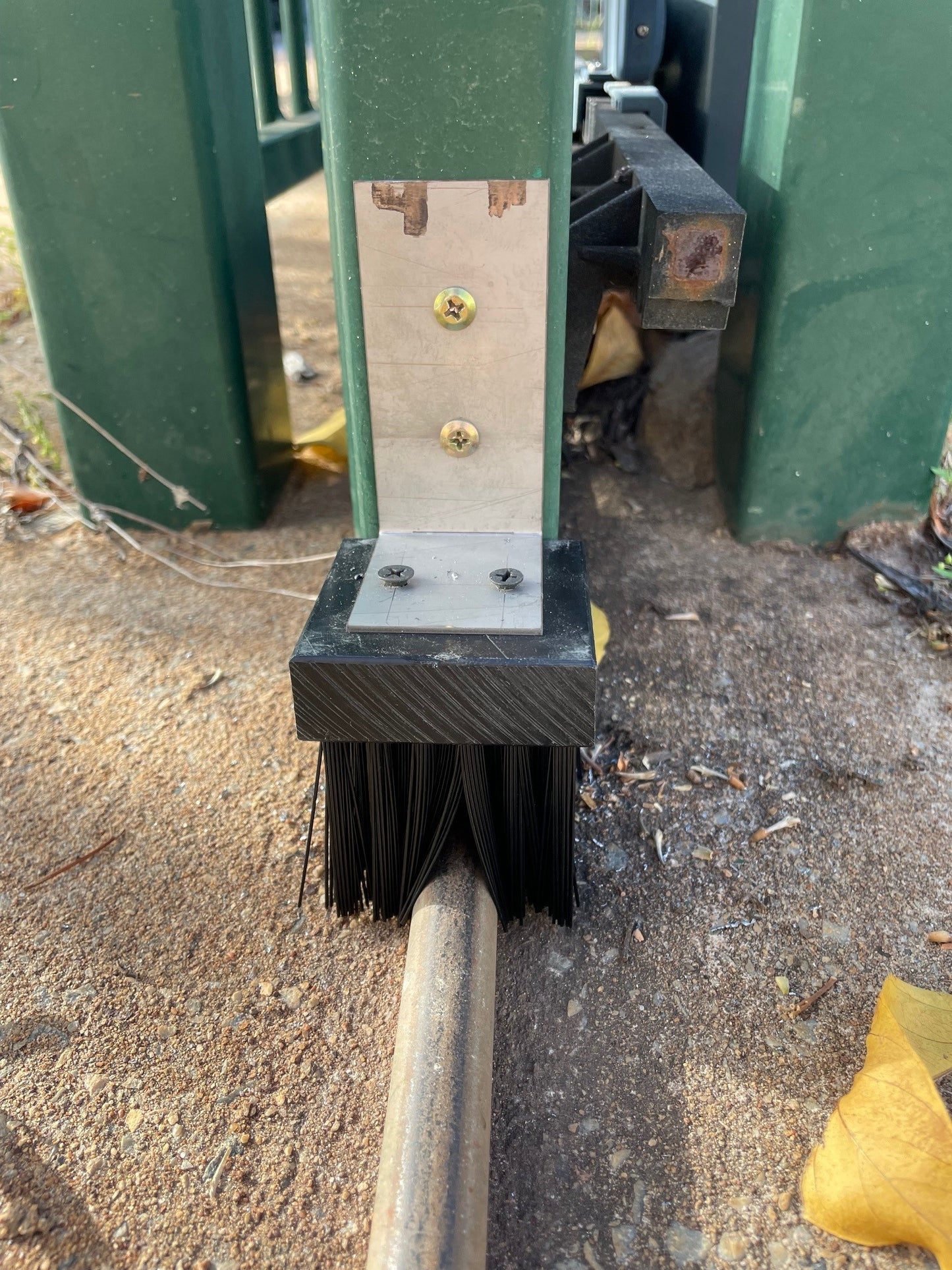 The Gate Brush Small