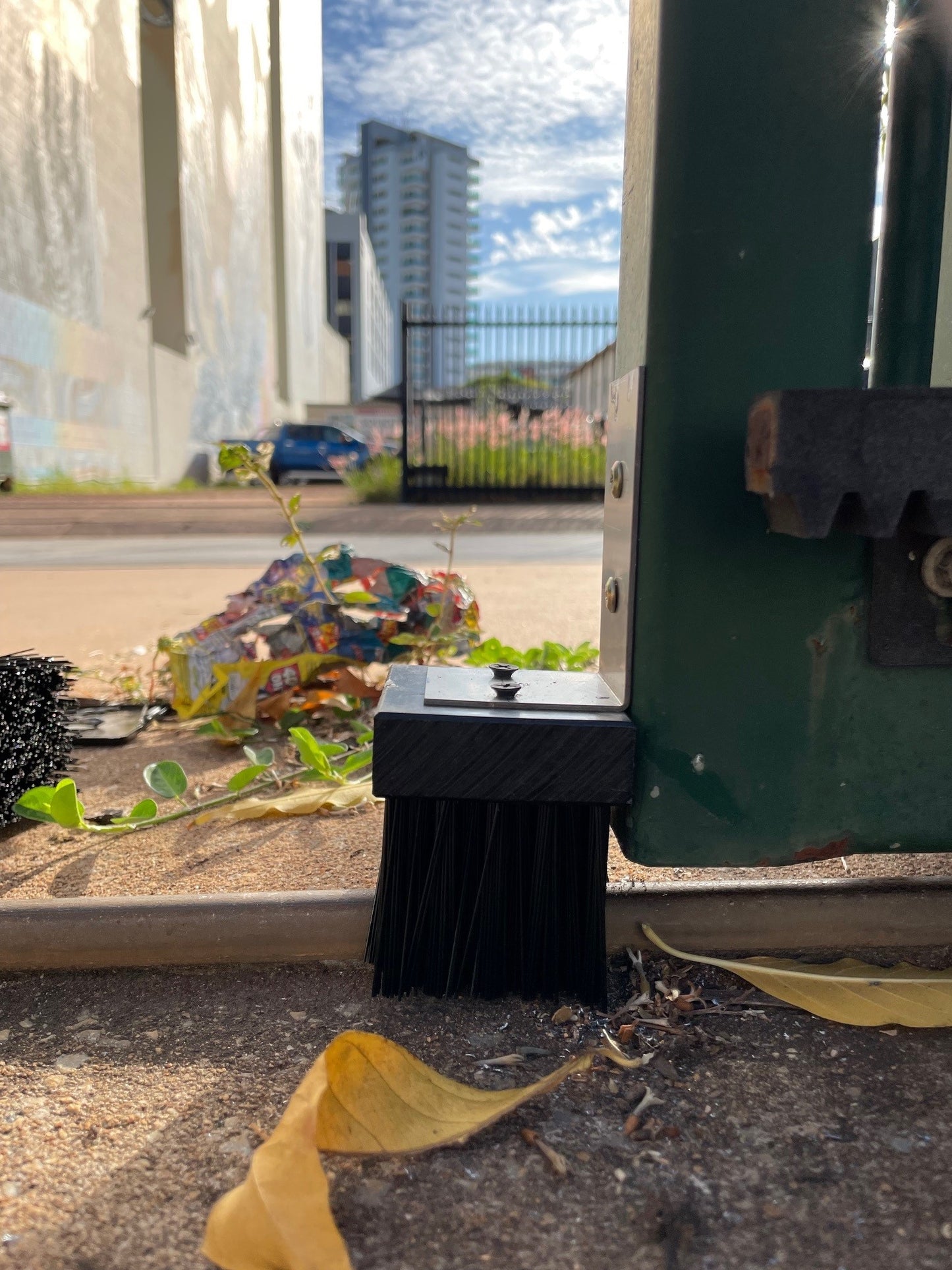 The Gate Brush Small